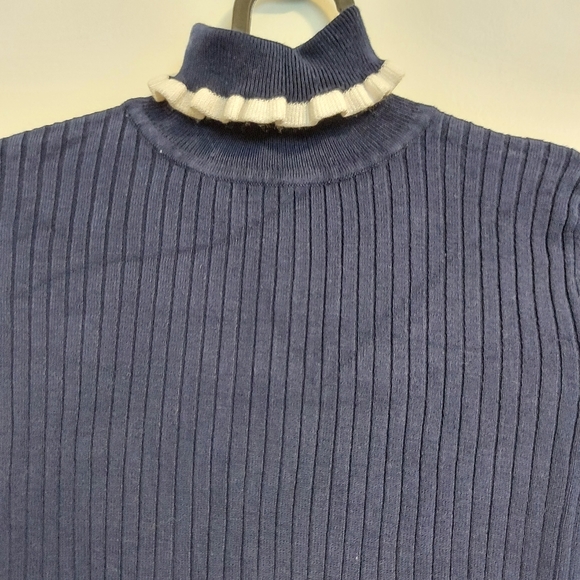 🌱 NWOT Forever 21 Turtleneck - Picture 3 of 4